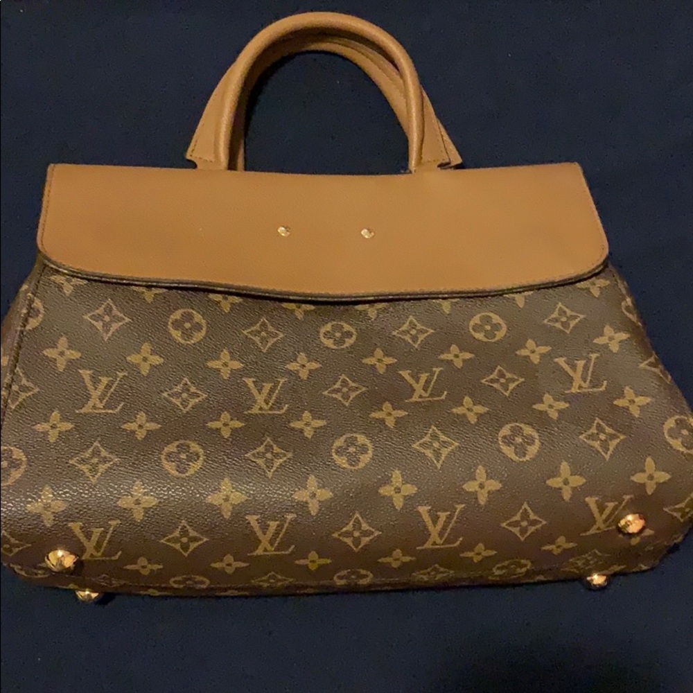 LV Bag brown with LV lock luxury bag